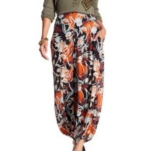 Free People Floral Printed pants Size XS Balloon Style Boho Back Smocked Waist